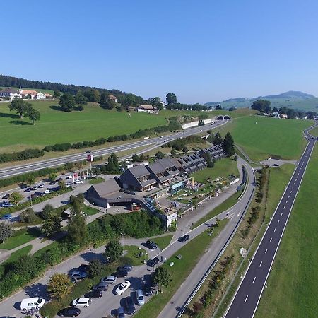 Motel De La Gruyere Restoroute Avry-devant-Pont ภายนอก รูปภาพ