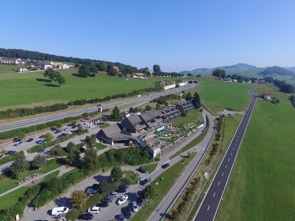 Motel De La Gruyere Restoroute Avry-devant-Pont ภายนอก รูปภาพ