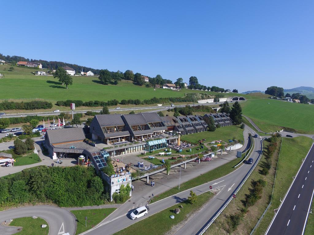 Motel De La Gruyere Restoroute Avry-devant-Pont ภายนอก รูปภาพ